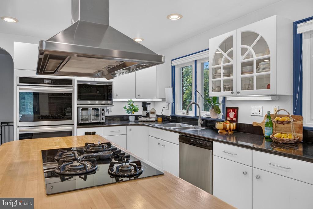 2104 CEDAR CIRCLE DRIVE