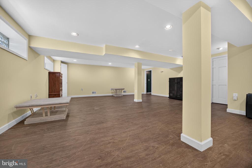 2104 CEDAR CIRCLE DRIVE