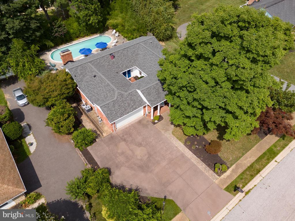 2104 CEDAR CIRCLE DRIVE