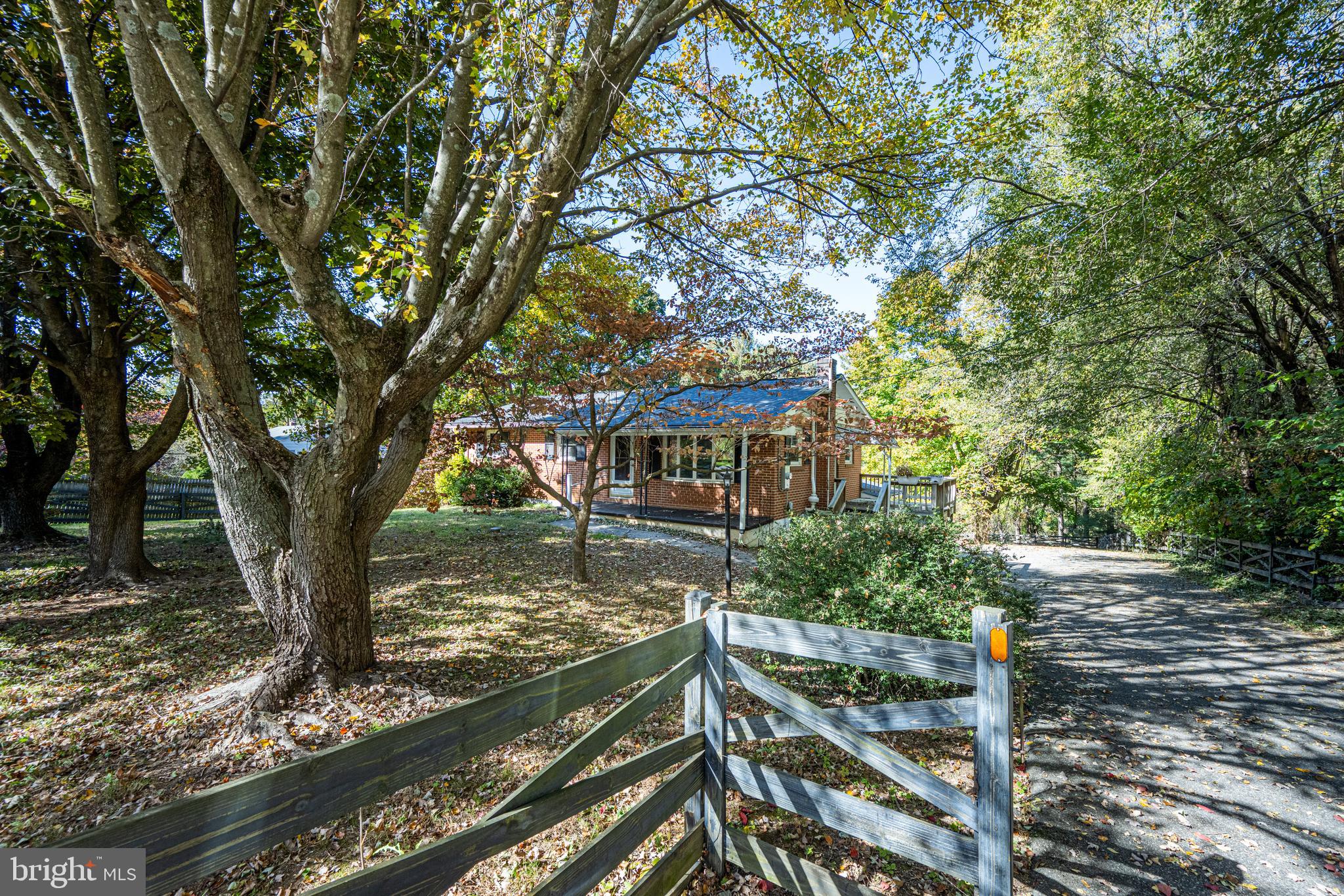 2042 Snydersburg Rd