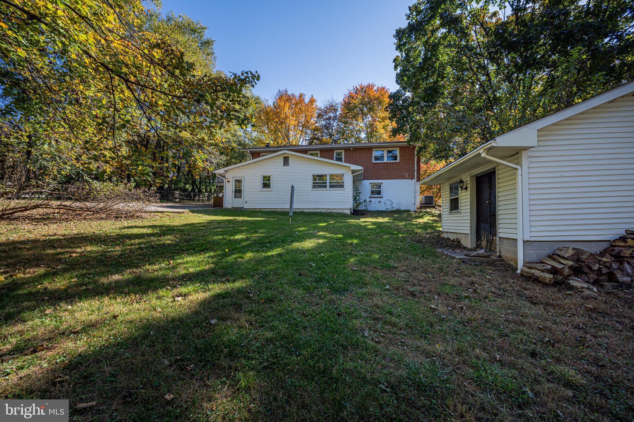 2042 Snydersburg Rd
