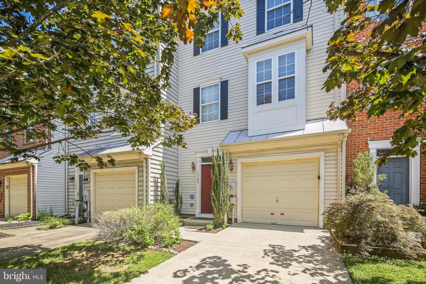 1305 Cabello Ct