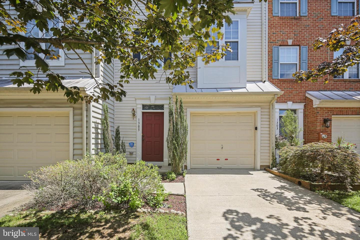 1305 Cabello Ct
