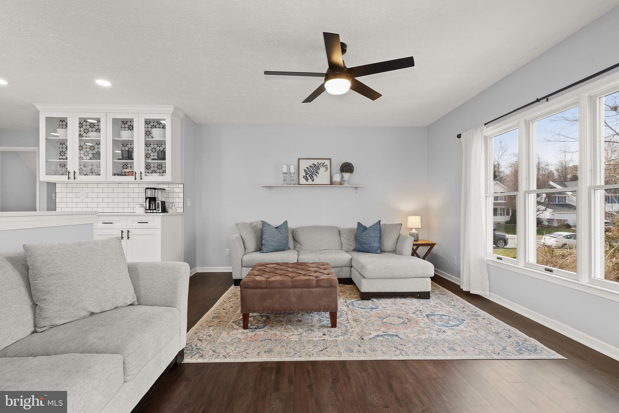 3301 Trellis Ln