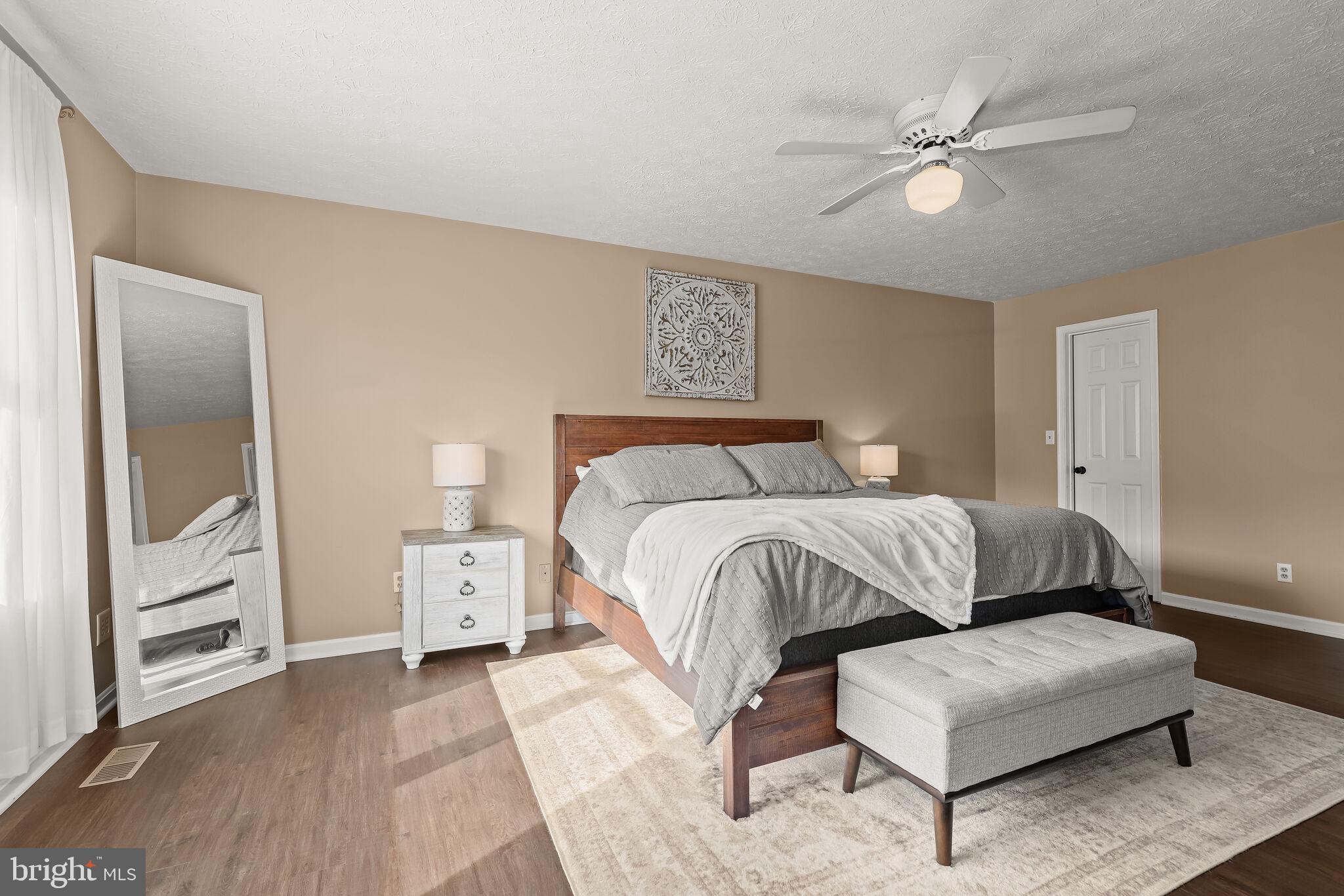 3301 Trellis Ln