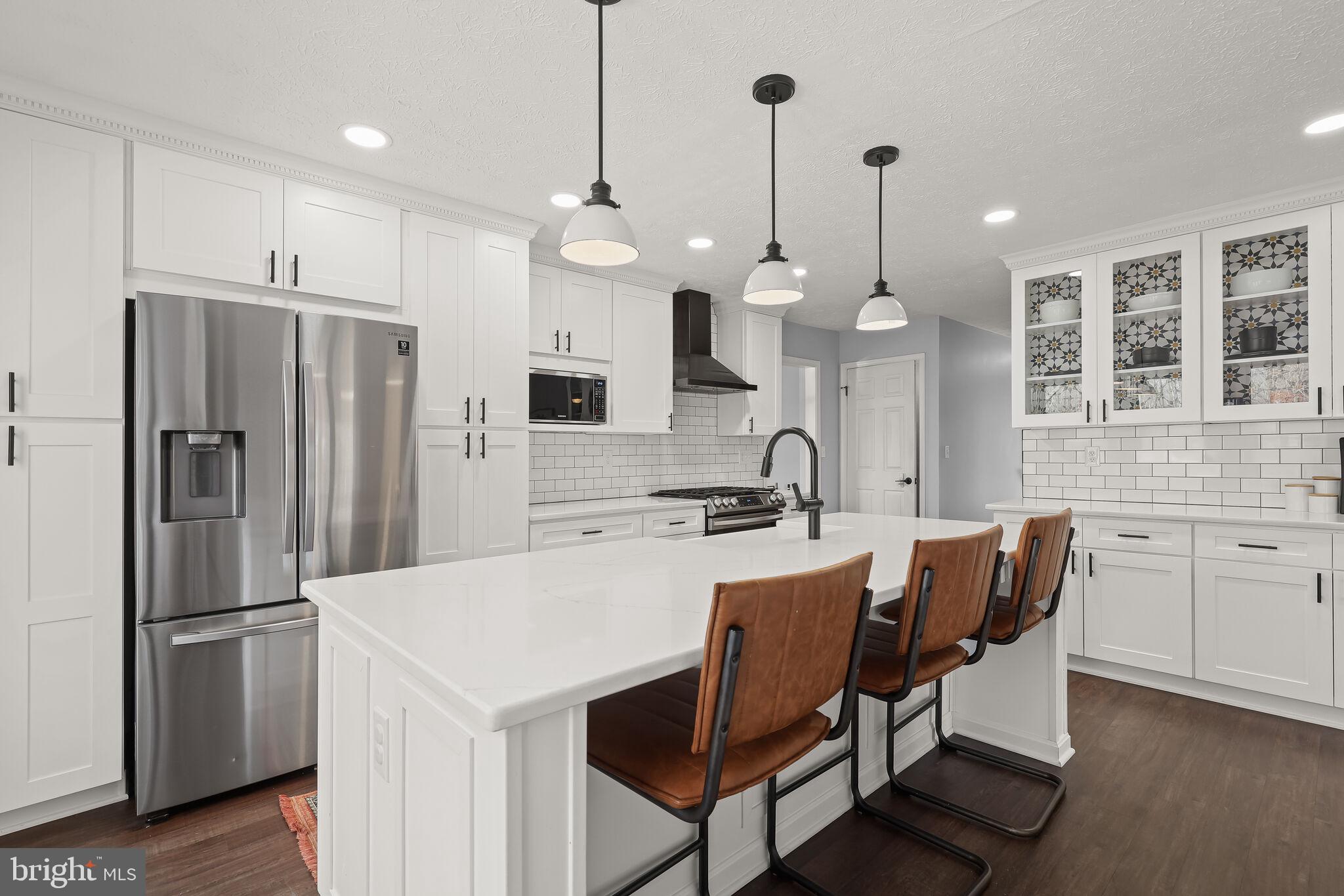 3301 Trellis Ln