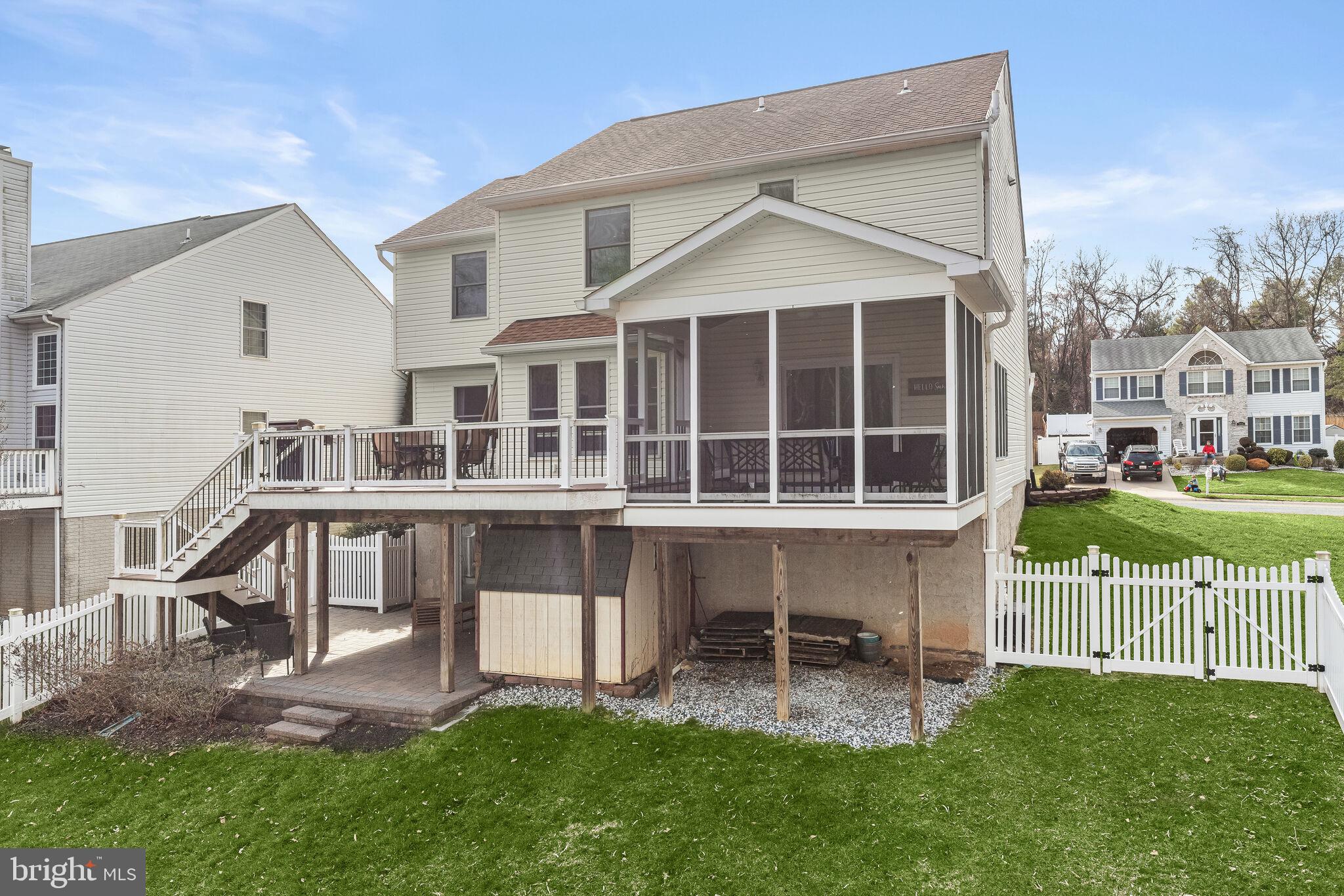 3301 Trellis Ln
