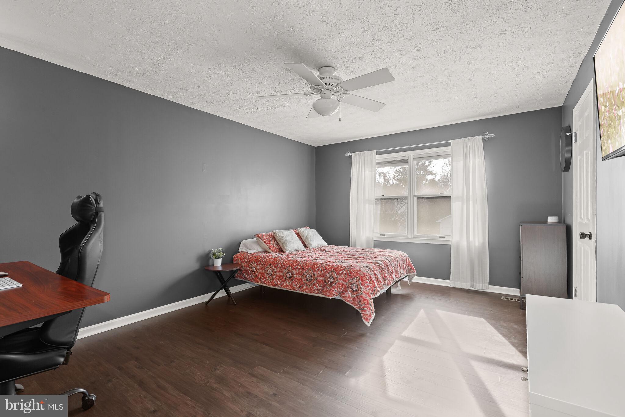 3301 Trellis Ln
