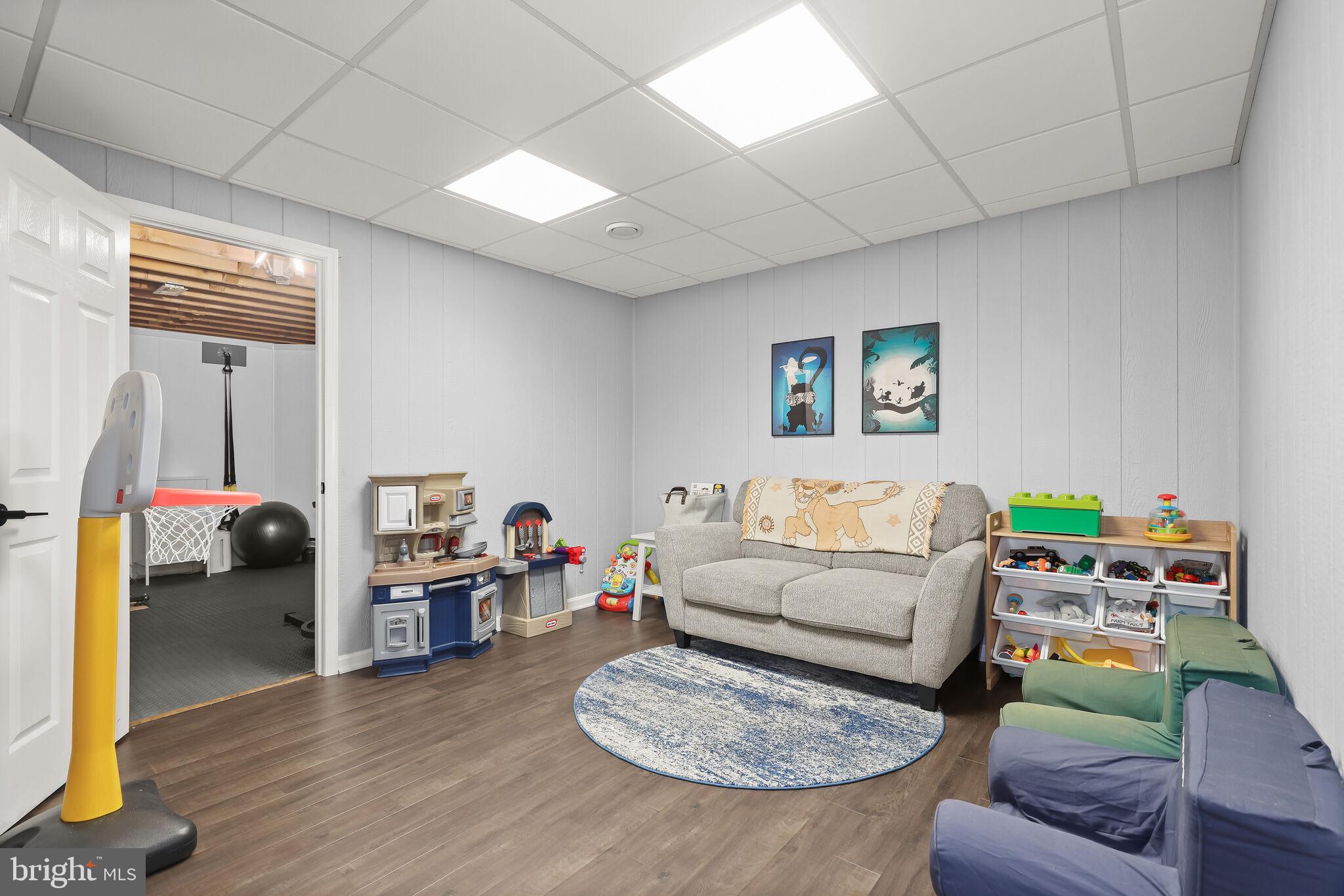 3301 Trellis Ln