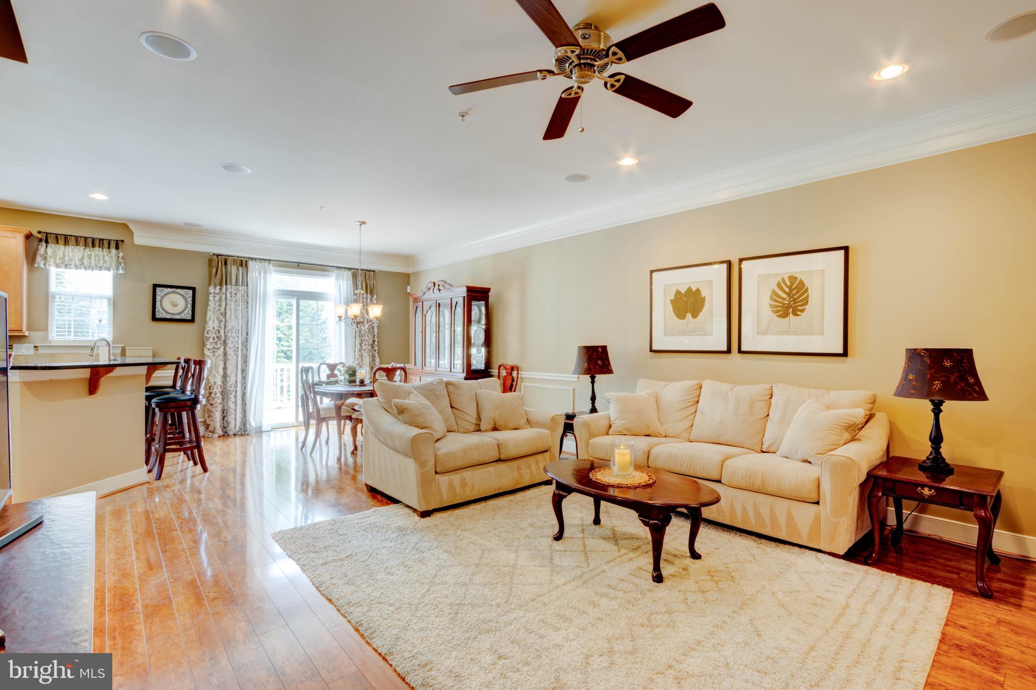 8601 Summer Waves Way