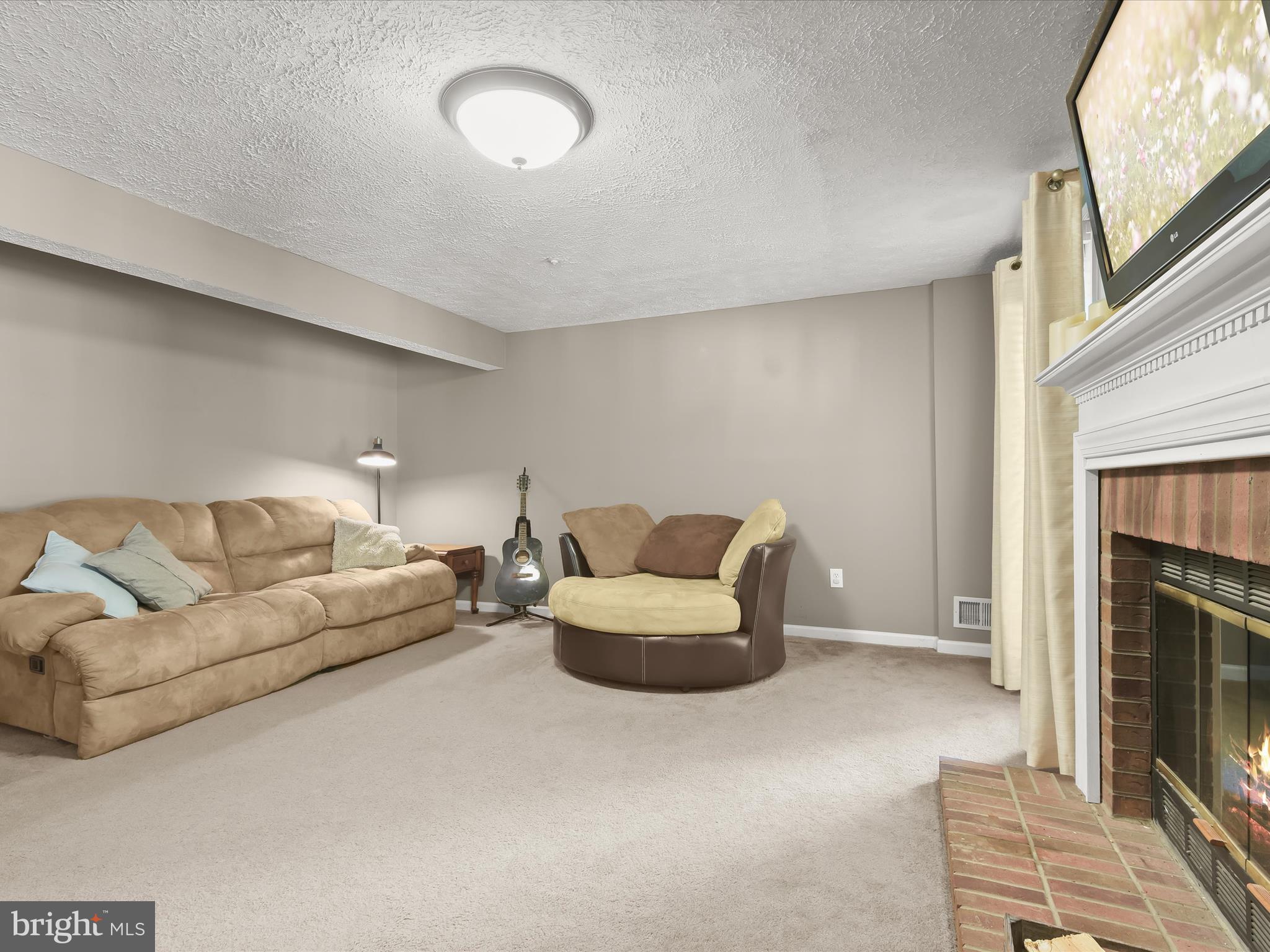 8110 Ellen Way