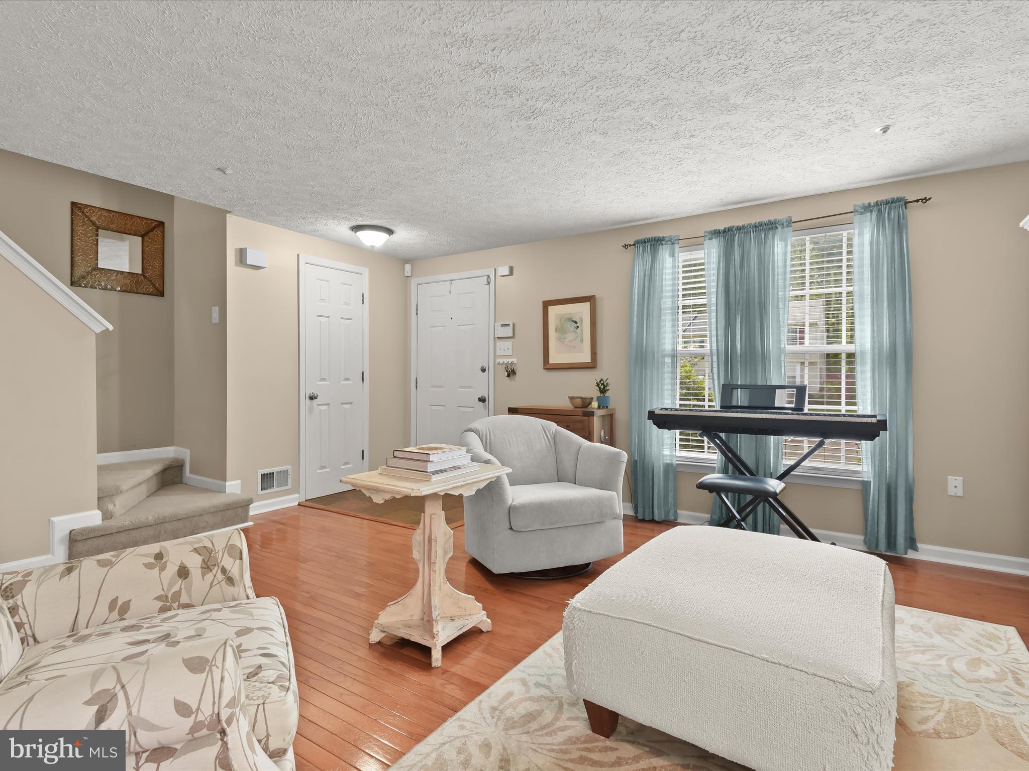 8110 Ellen Way
