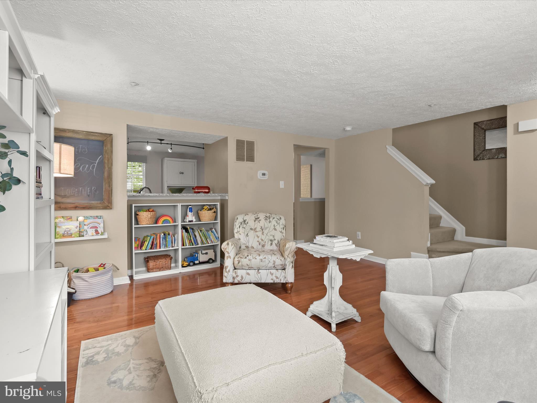 8110 Ellen Way