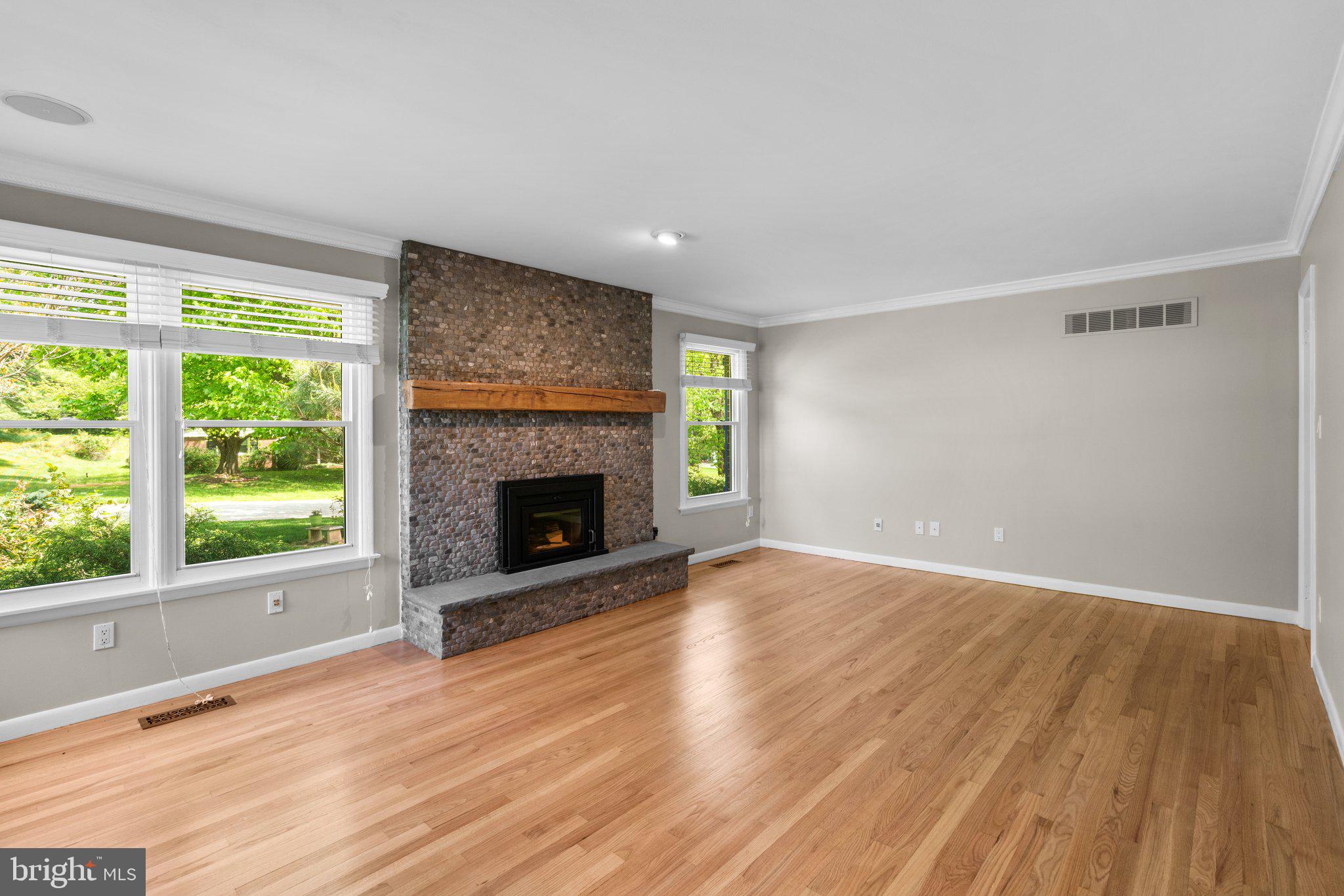 2804 Deerfield Dr