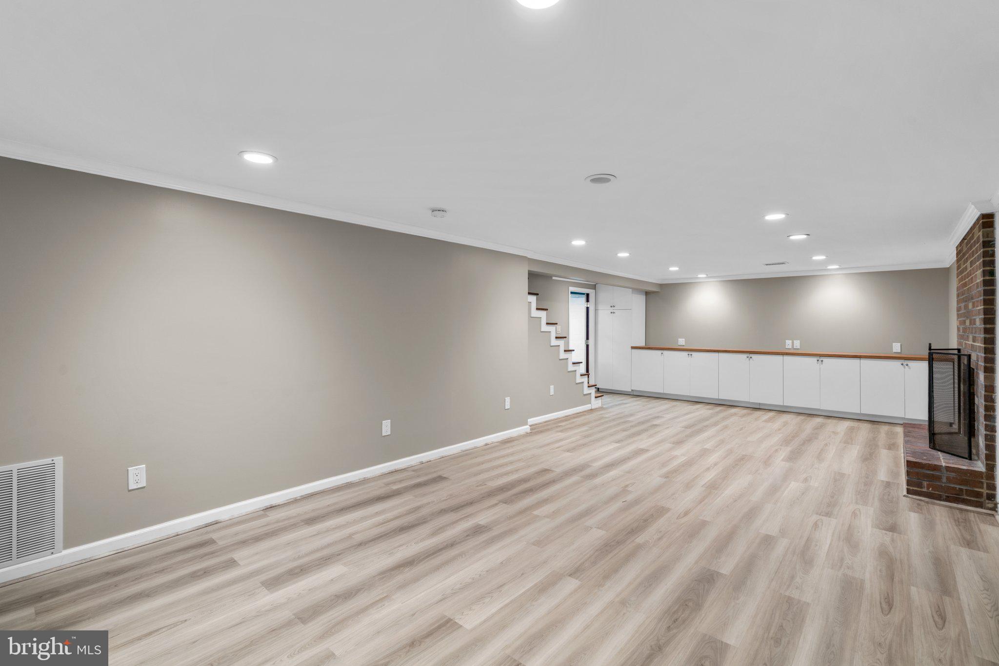 2804 Deerfield Dr
