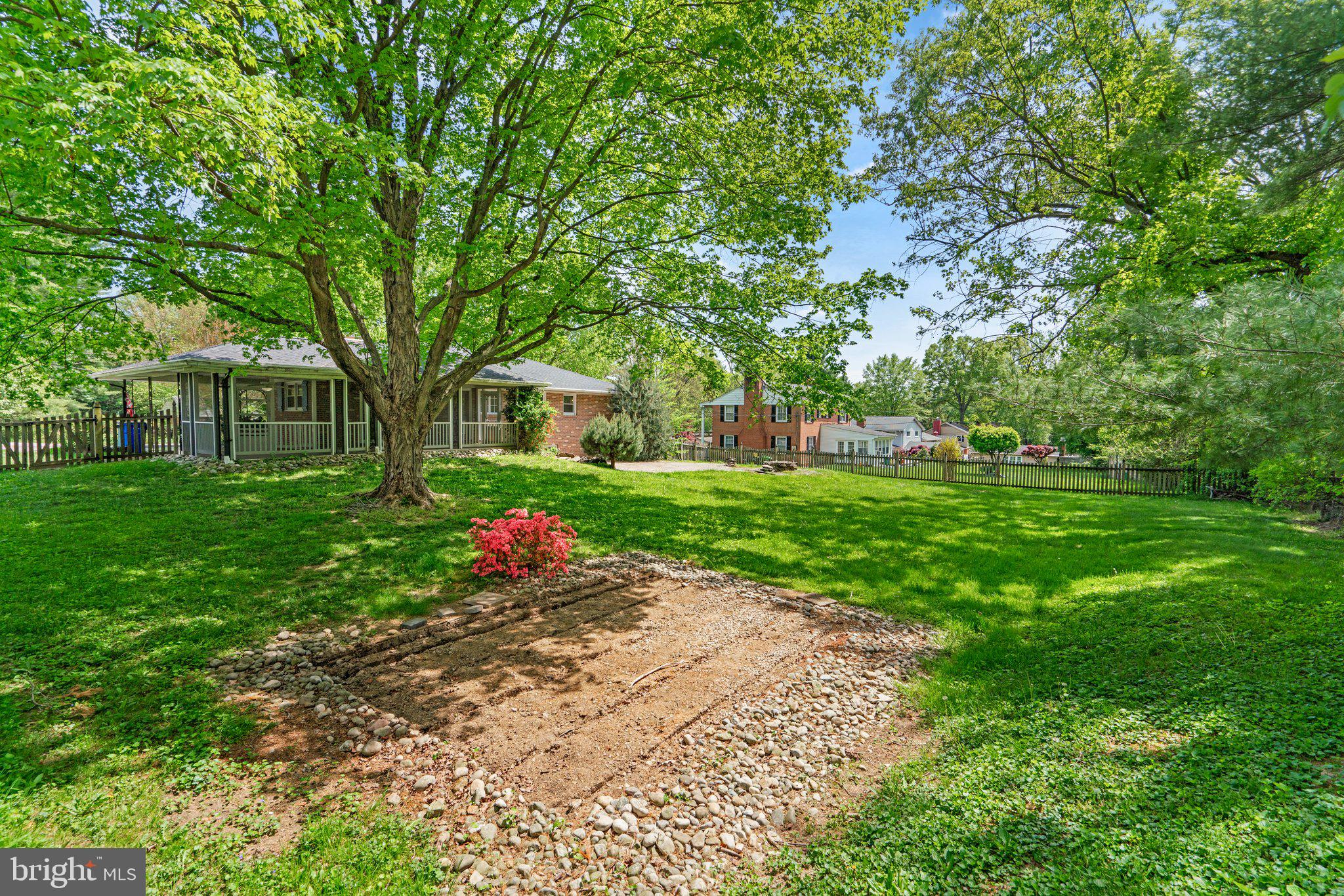 2804 Deerfield Dr
