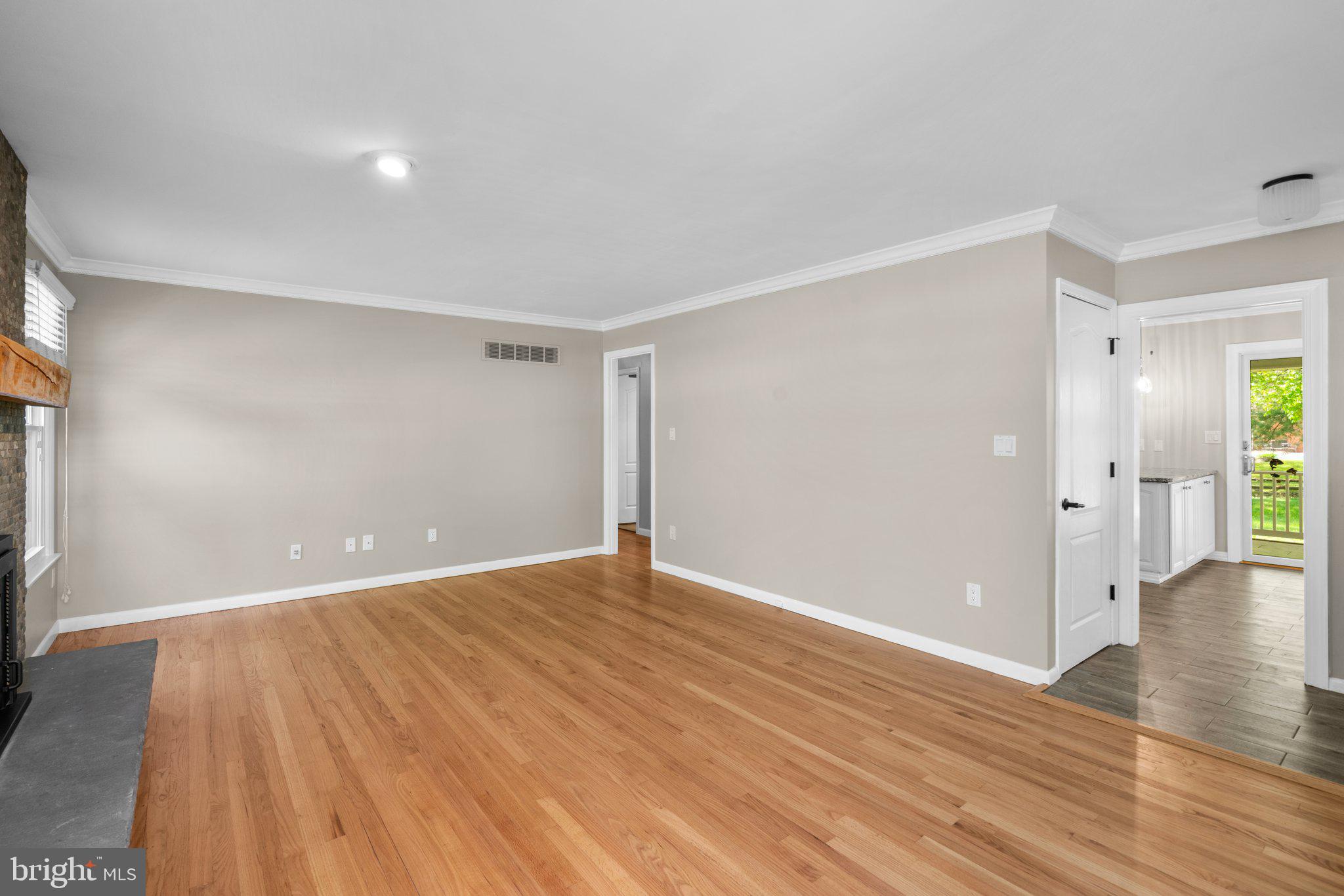 2804 Deerfield Dr