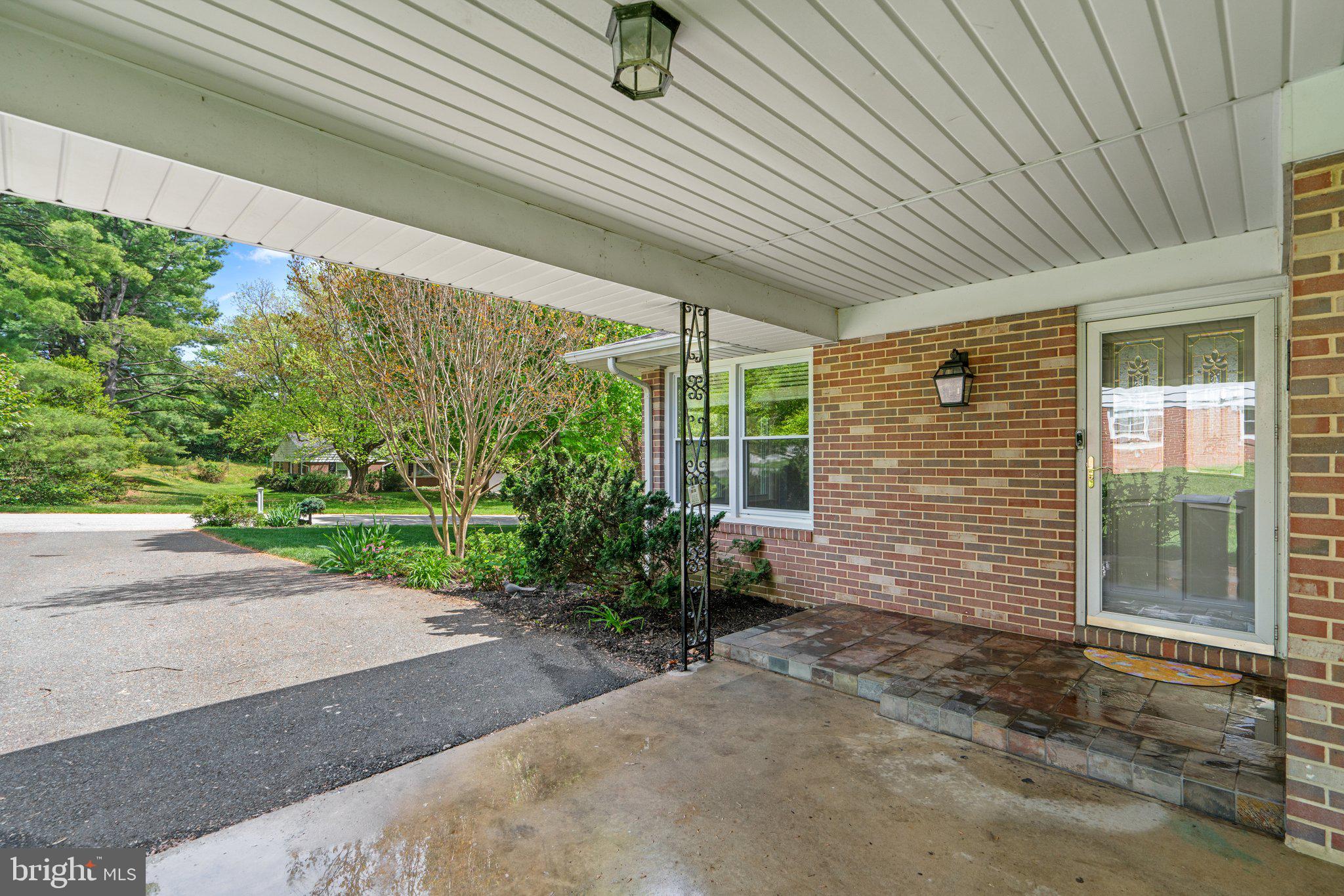 2804 Deerfield Dr