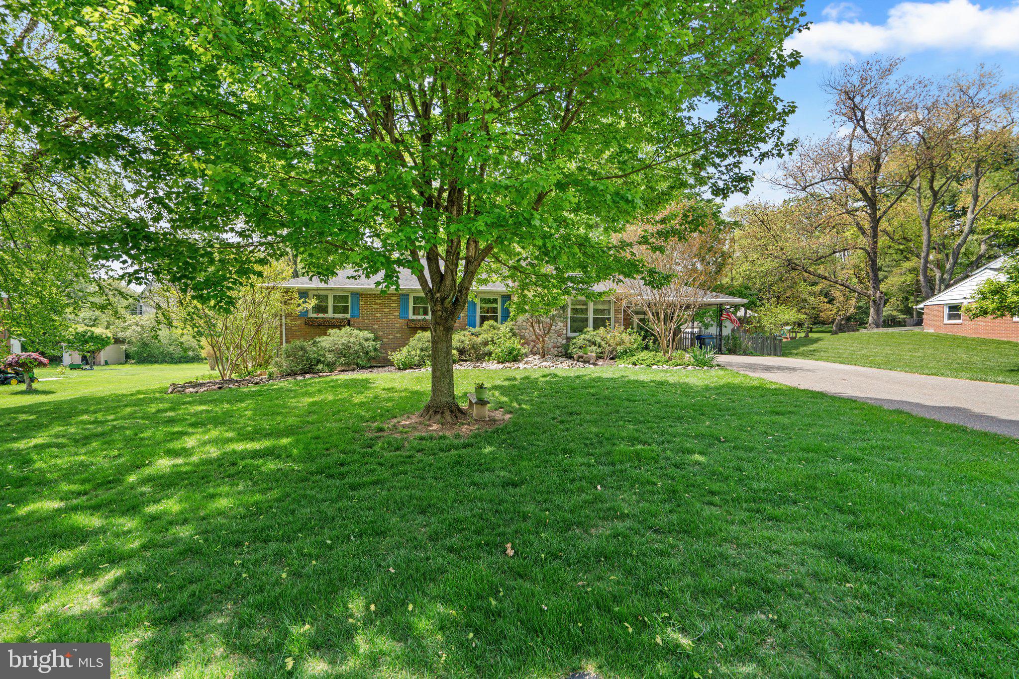 2804 Deerfield Dr