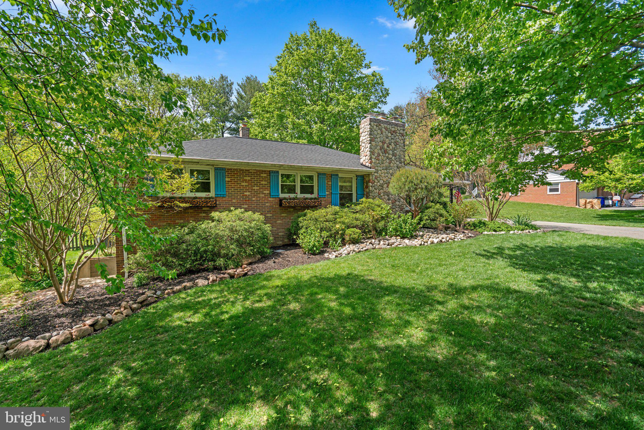 2804 Deerfield Dr