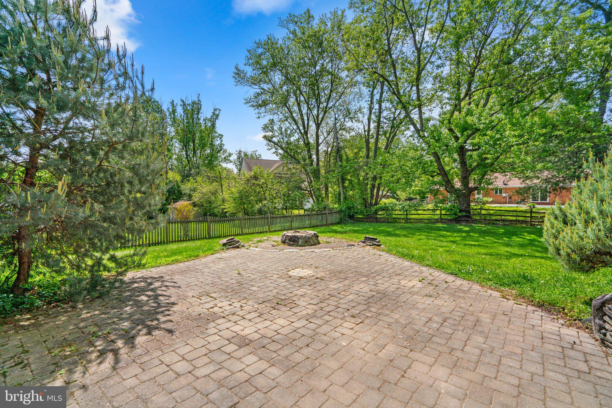 2804 Deerfield Dr