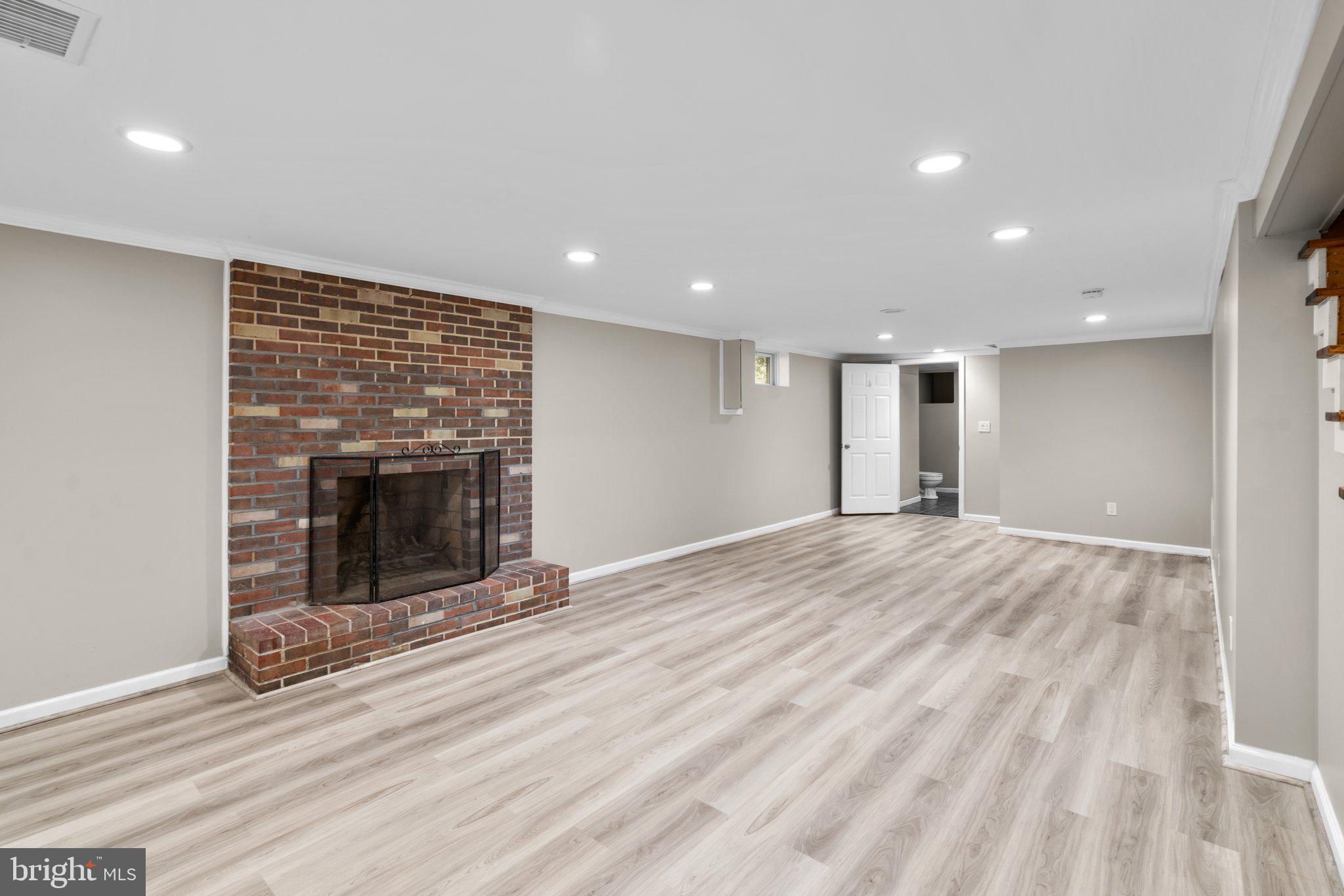 2804 Deerfield Dr