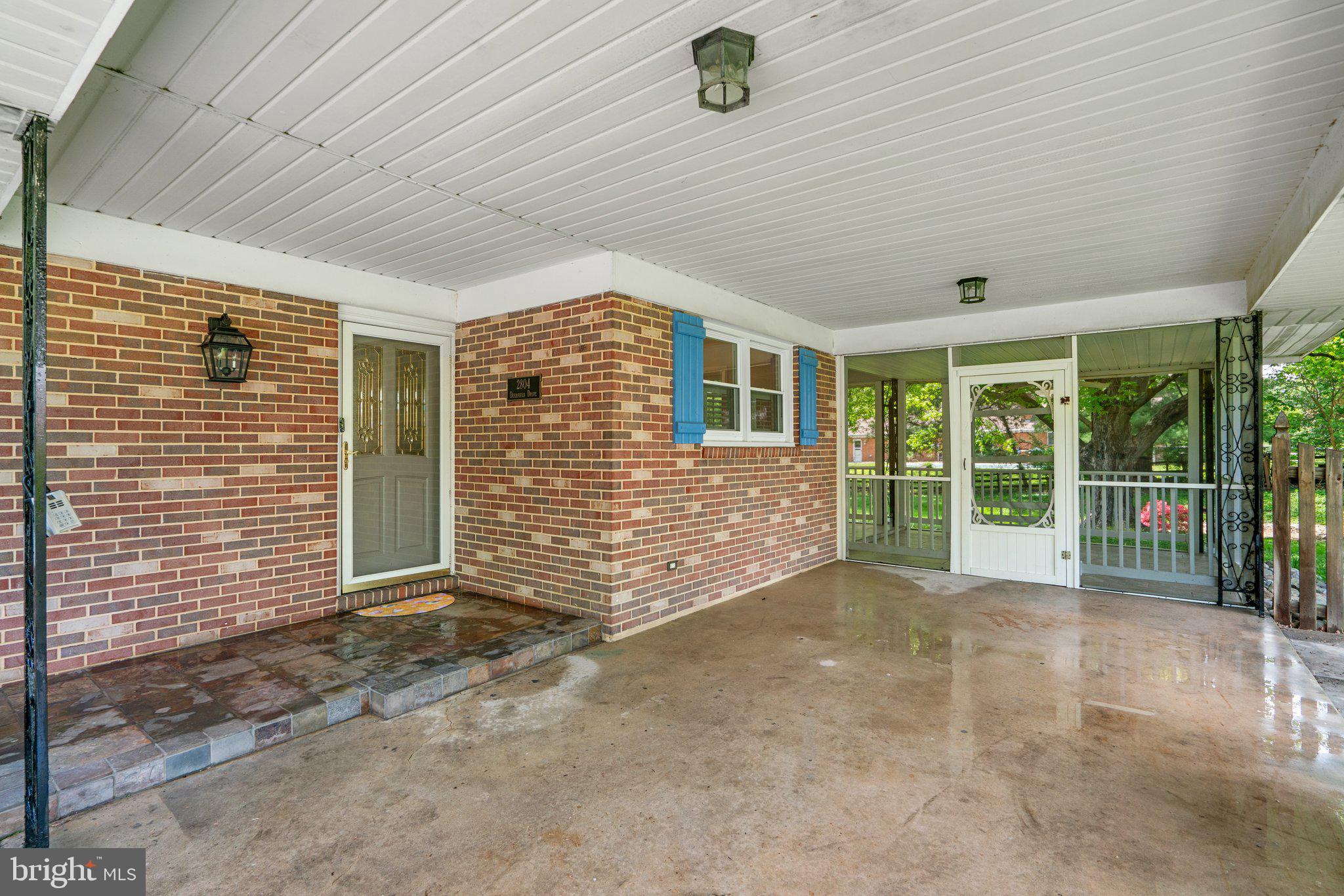 2804 Deerfield Dr