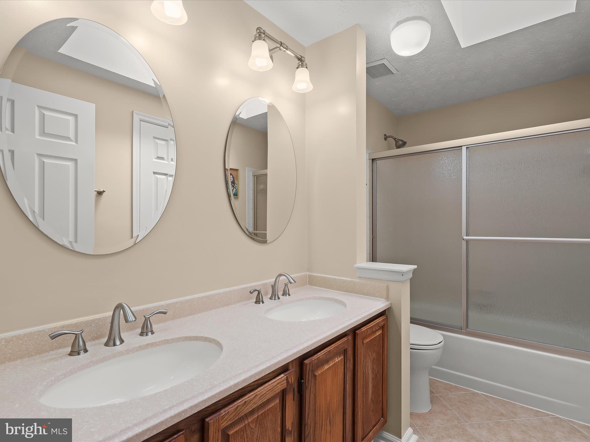 8289 Hammond Branch Way