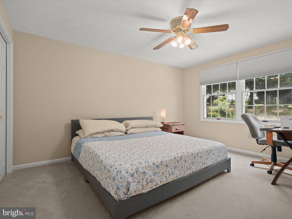 8289 Hammond Branch Way