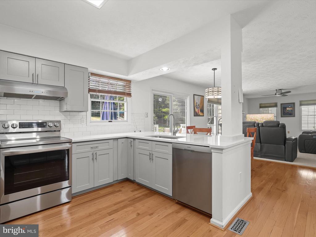8289 Hammond Branch Way