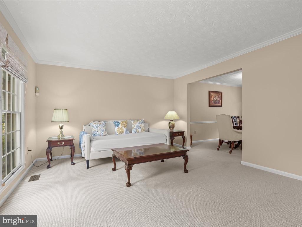 8289 Hammond Branch Way