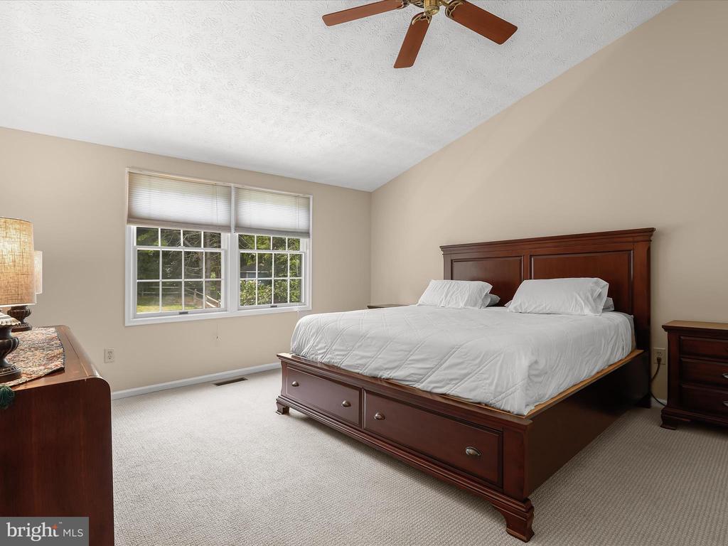 8289 Hammond Branch Way