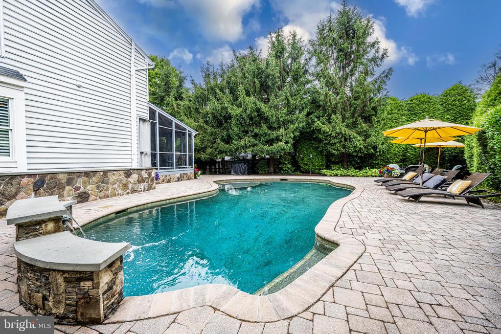 10324 John Eager Ct