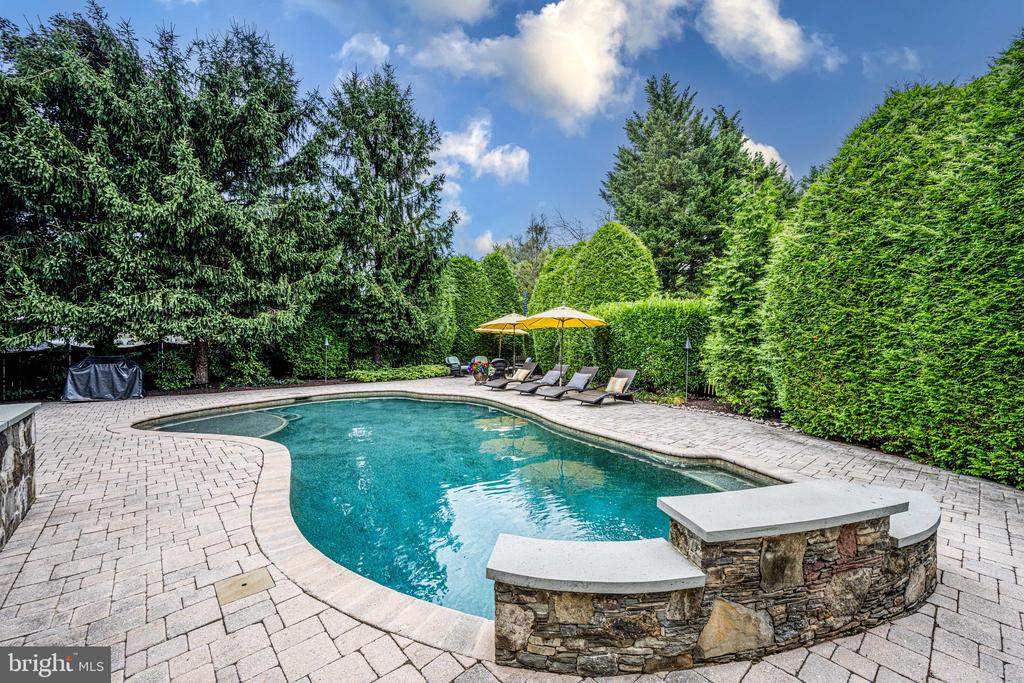 10324 John Eager Ct