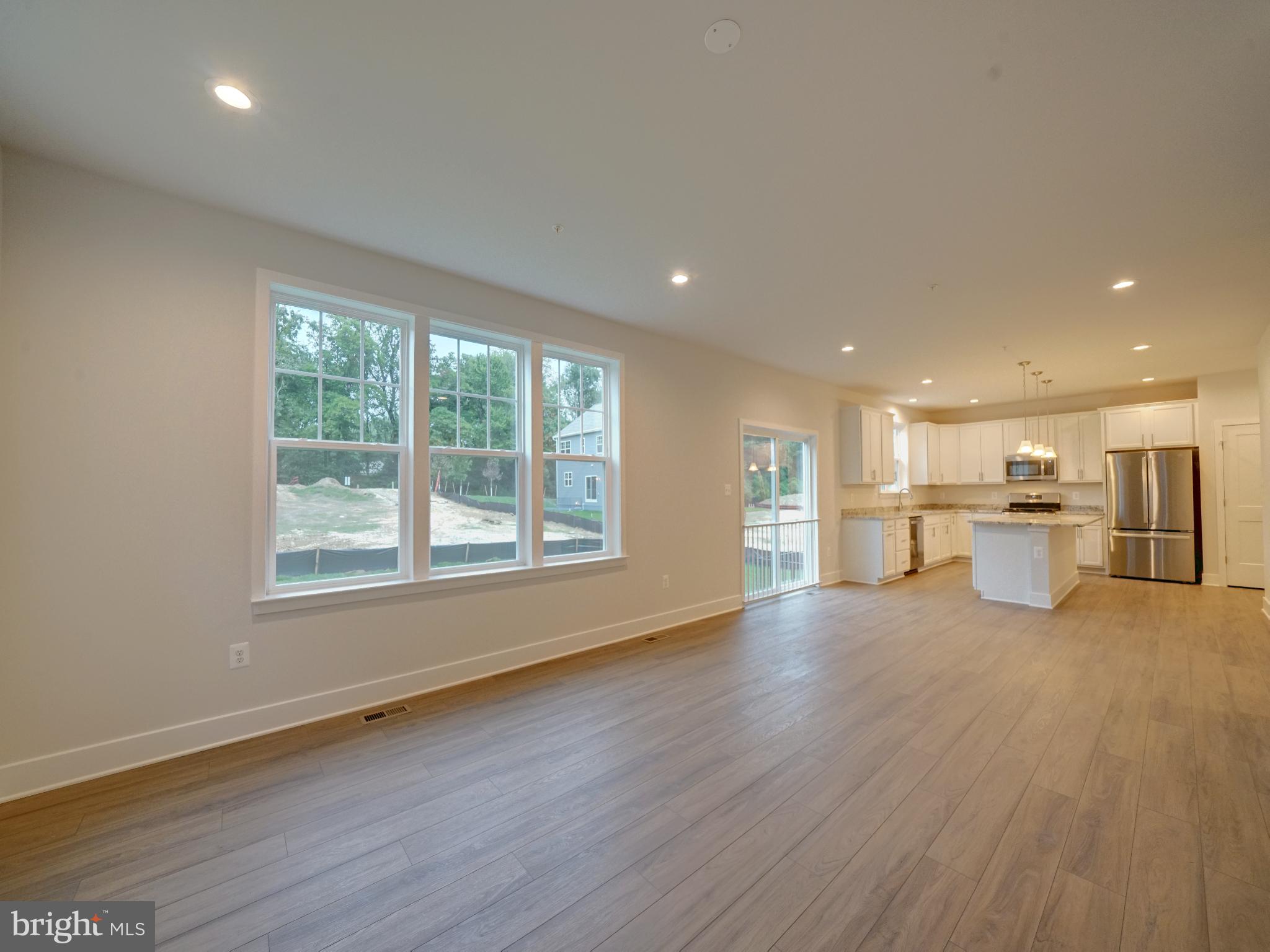 6412 Meadows Ln