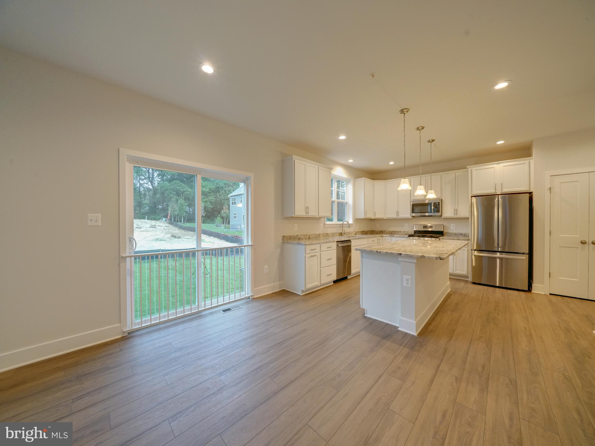 6412 Meadows Ln