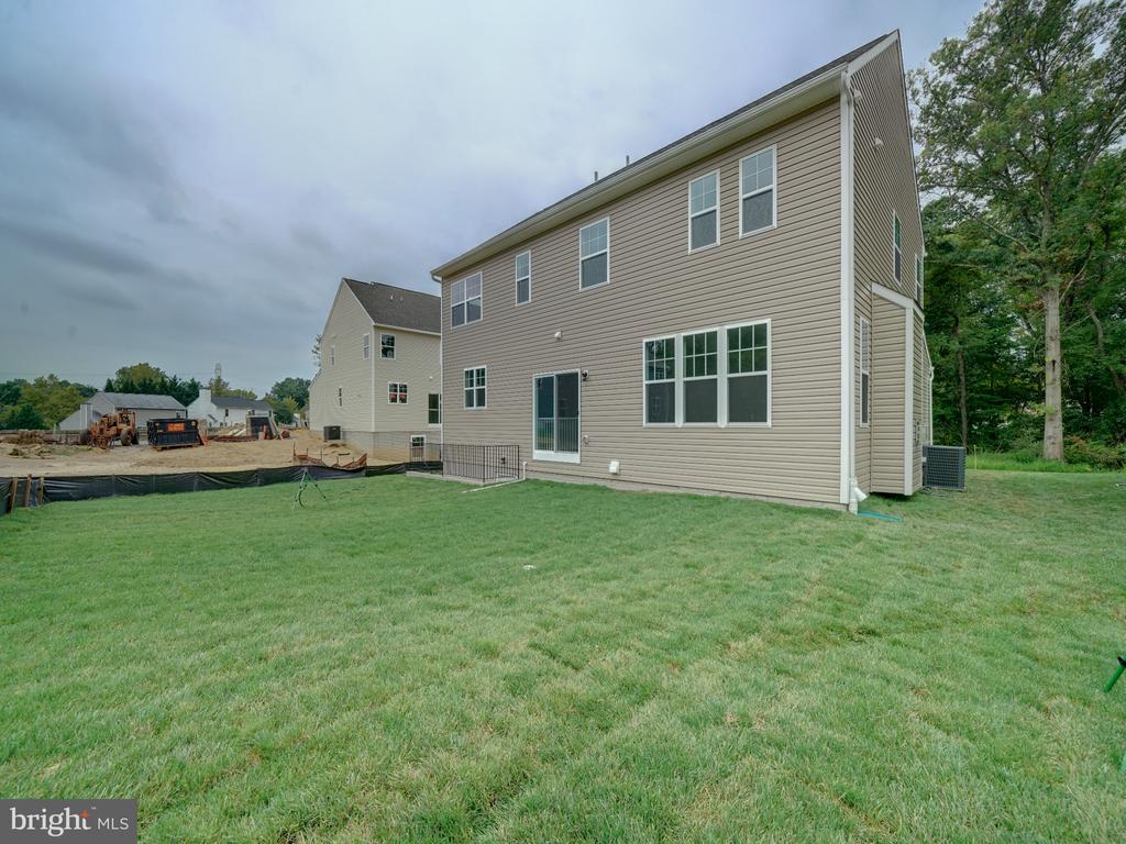 6412 Meadows Ln