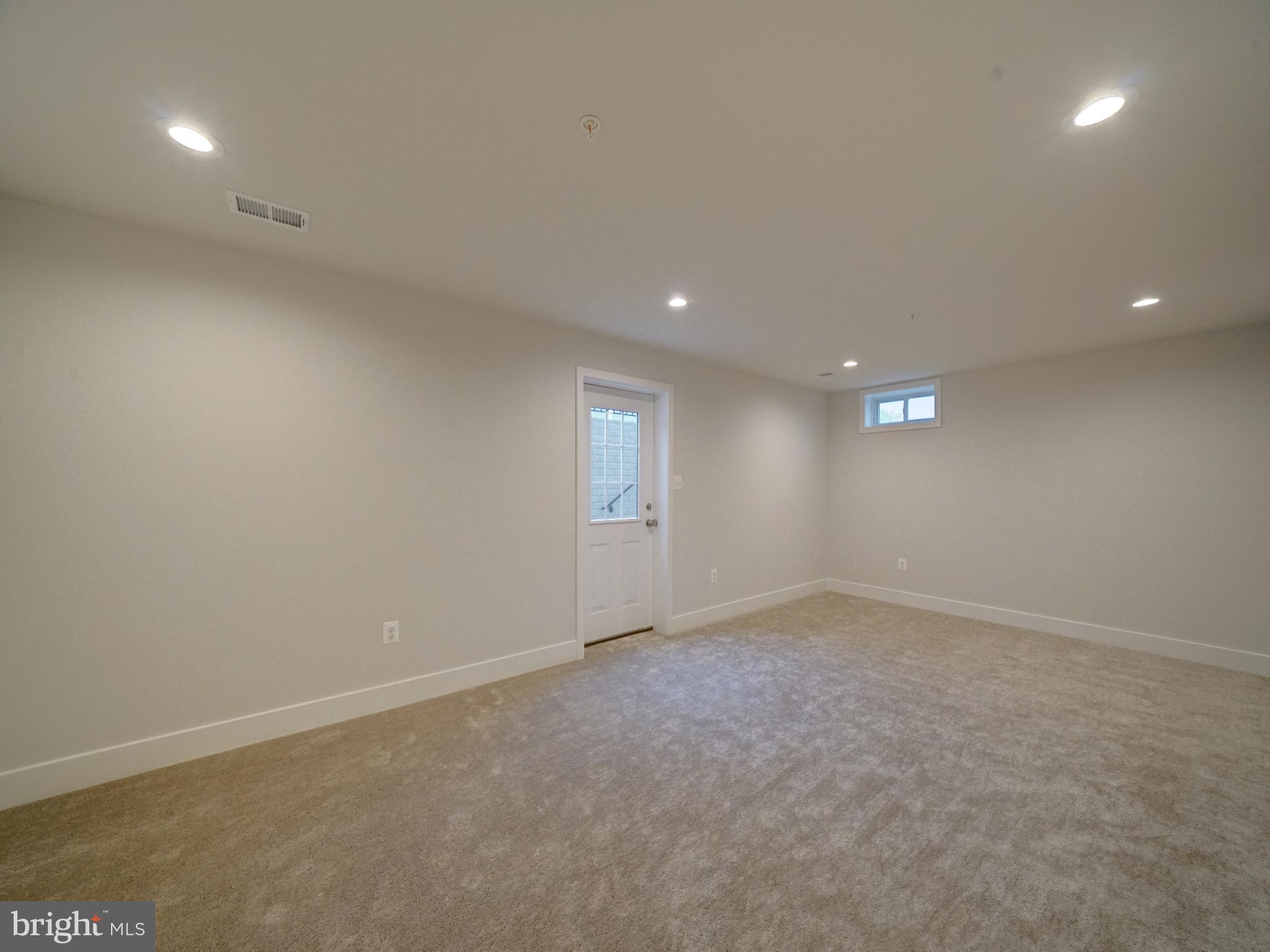 6412 Meadows Ln