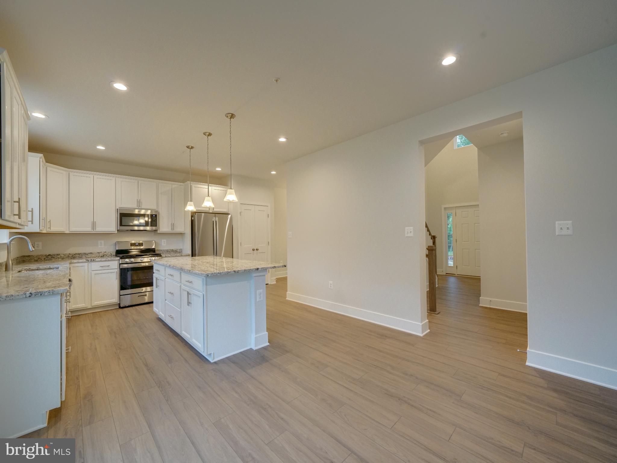 6412 Meadows Ln