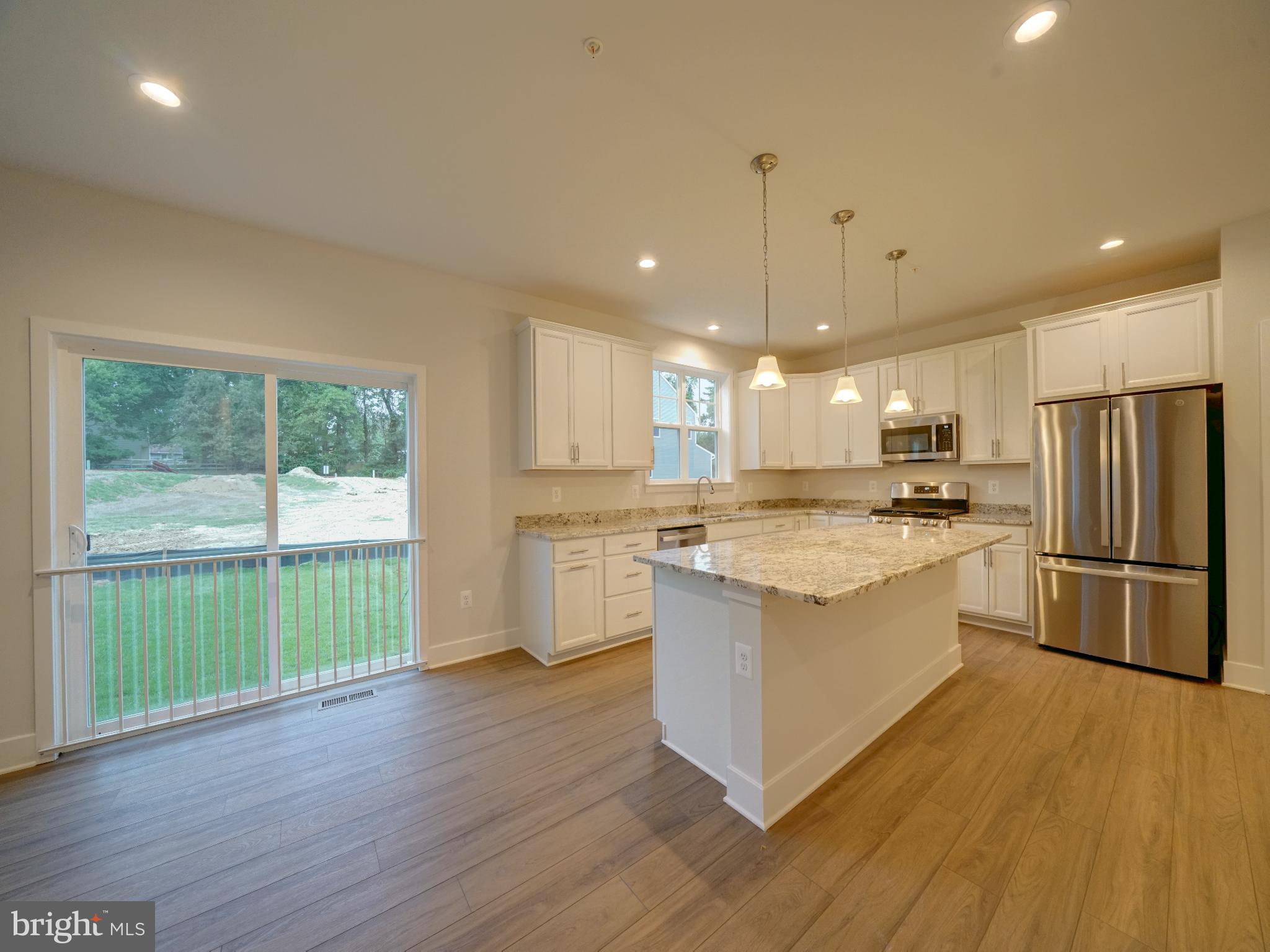 6412 Meadows Ln