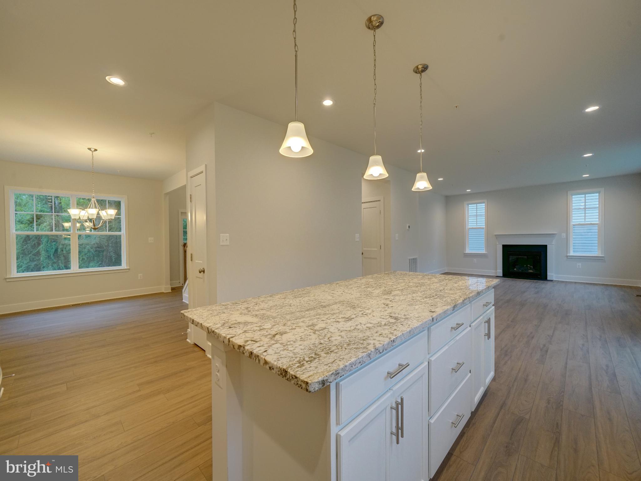 6412 Meadows Ln