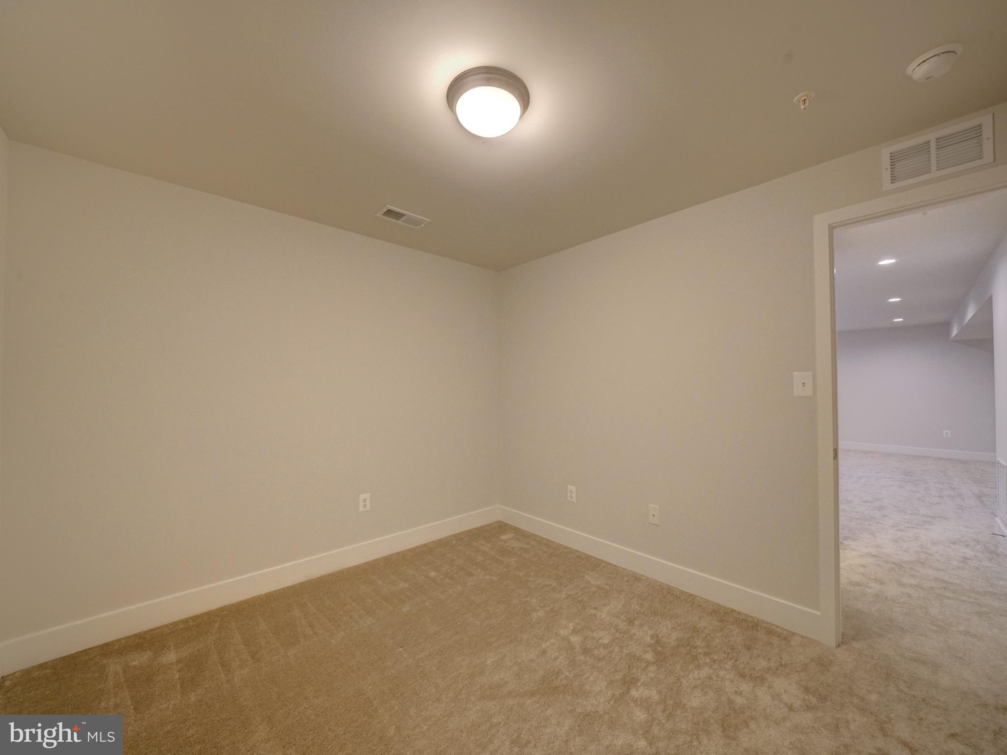 6412 Meadows Ln