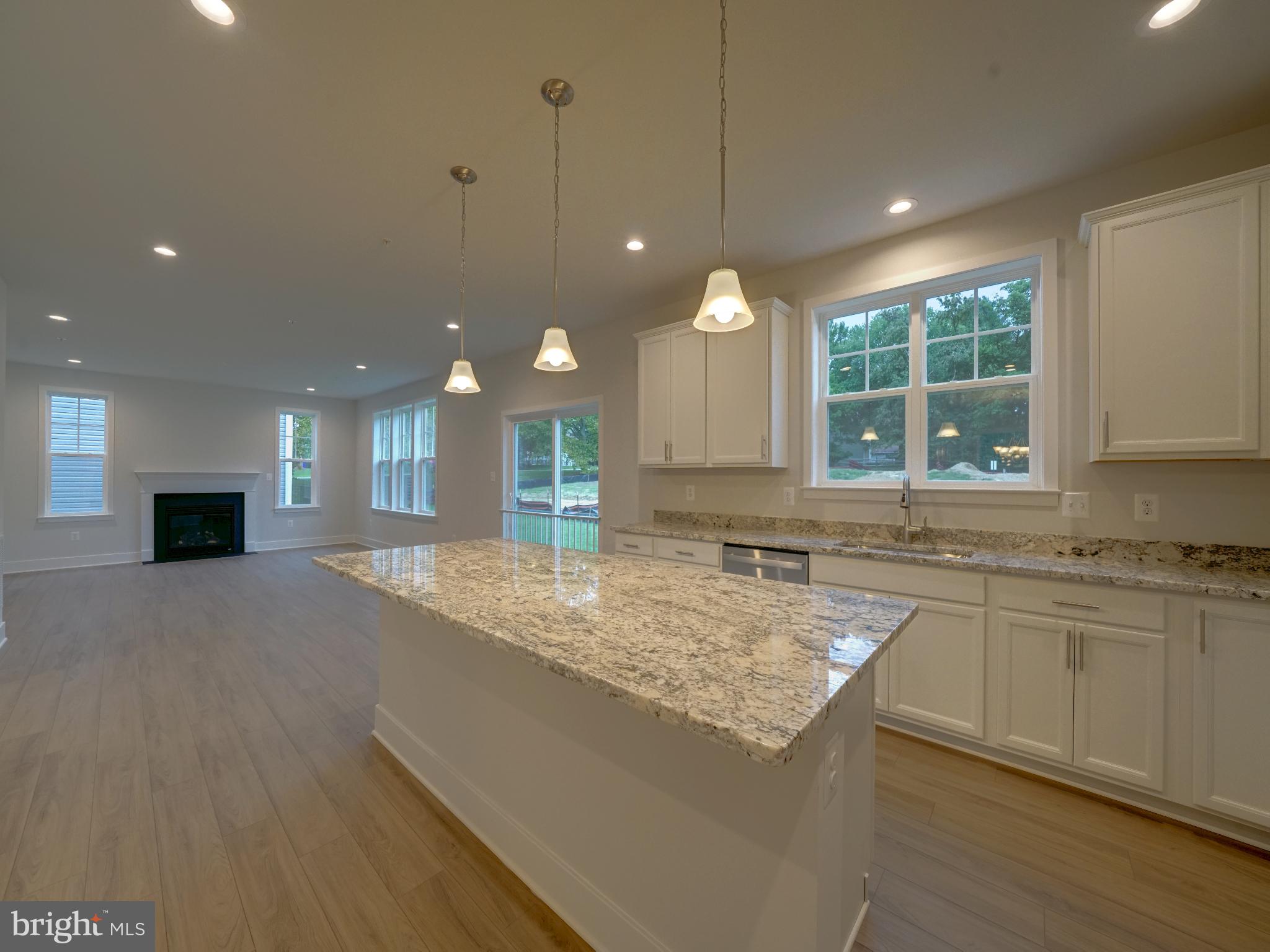 6412 Meadows Ln