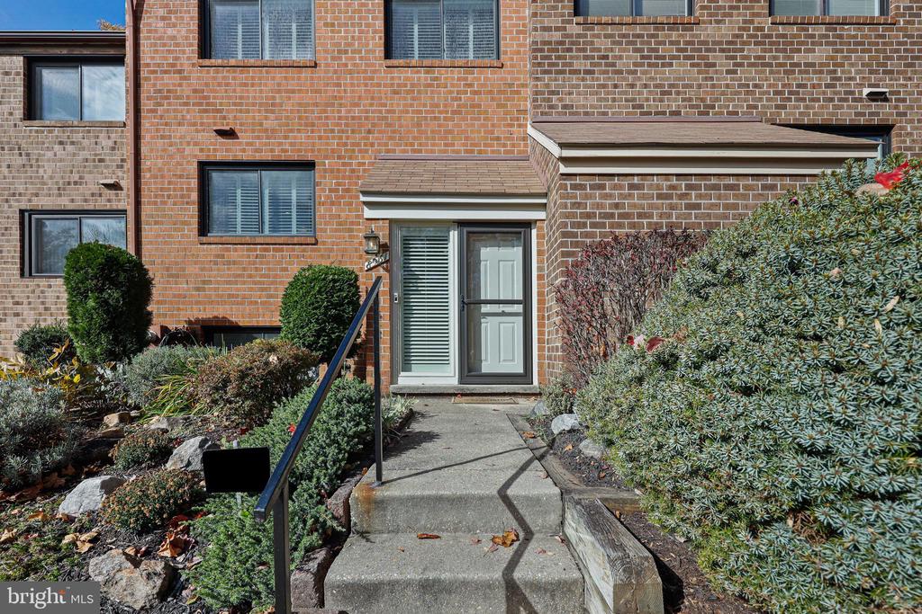 8961 Skyrock Ct