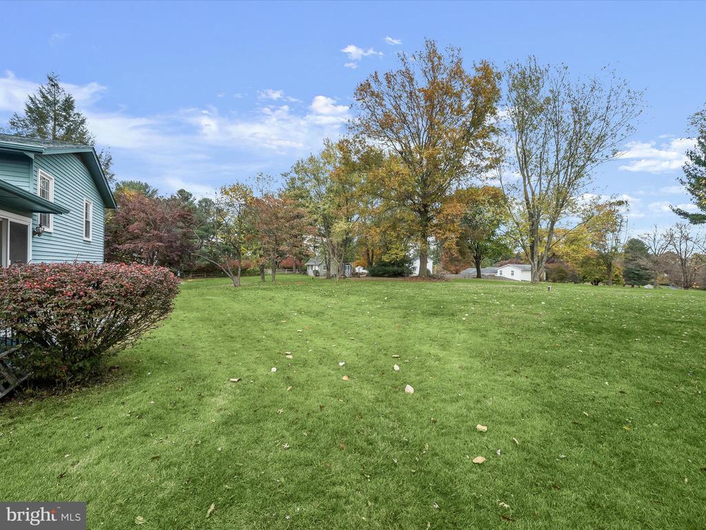 11353 Old Hopkins Rd