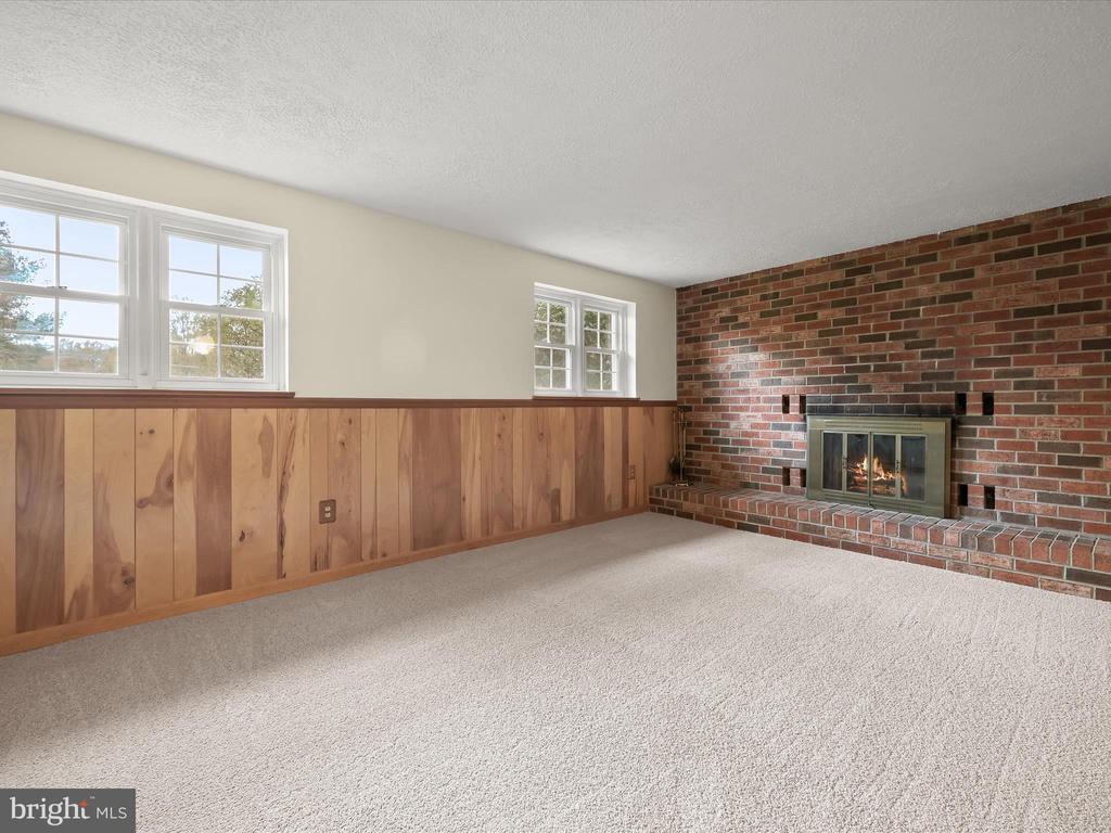 11353 Old Hopkins Rd