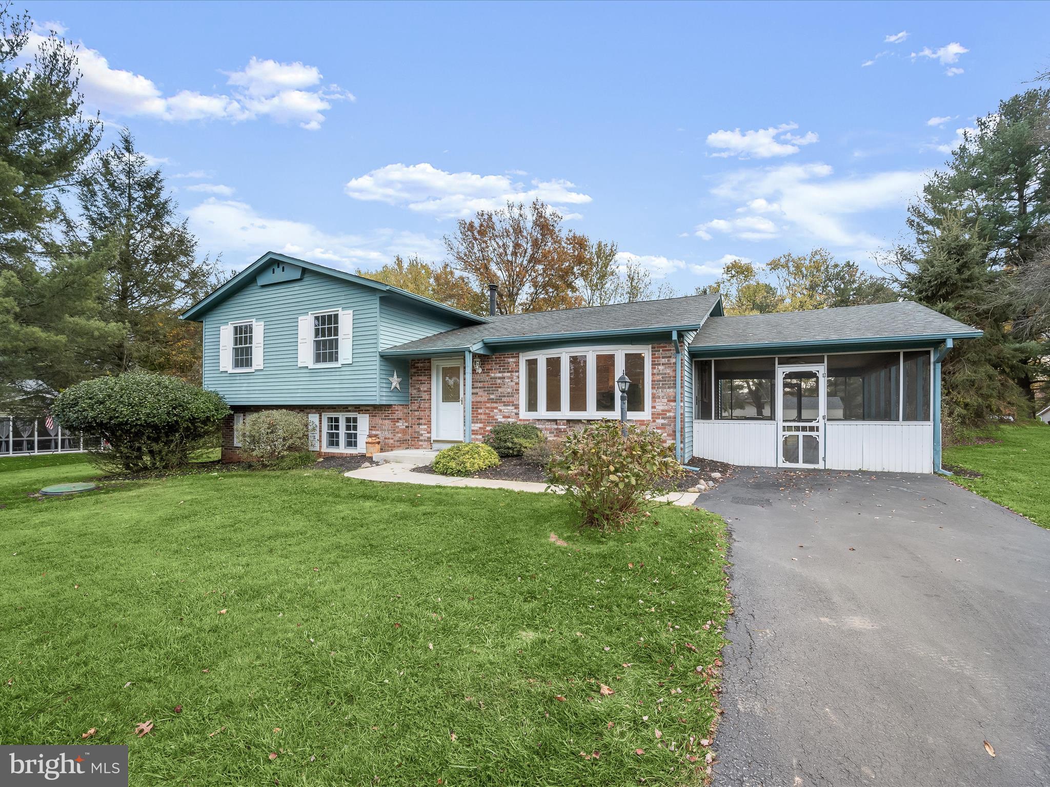 11353 Old Hopkins Rd