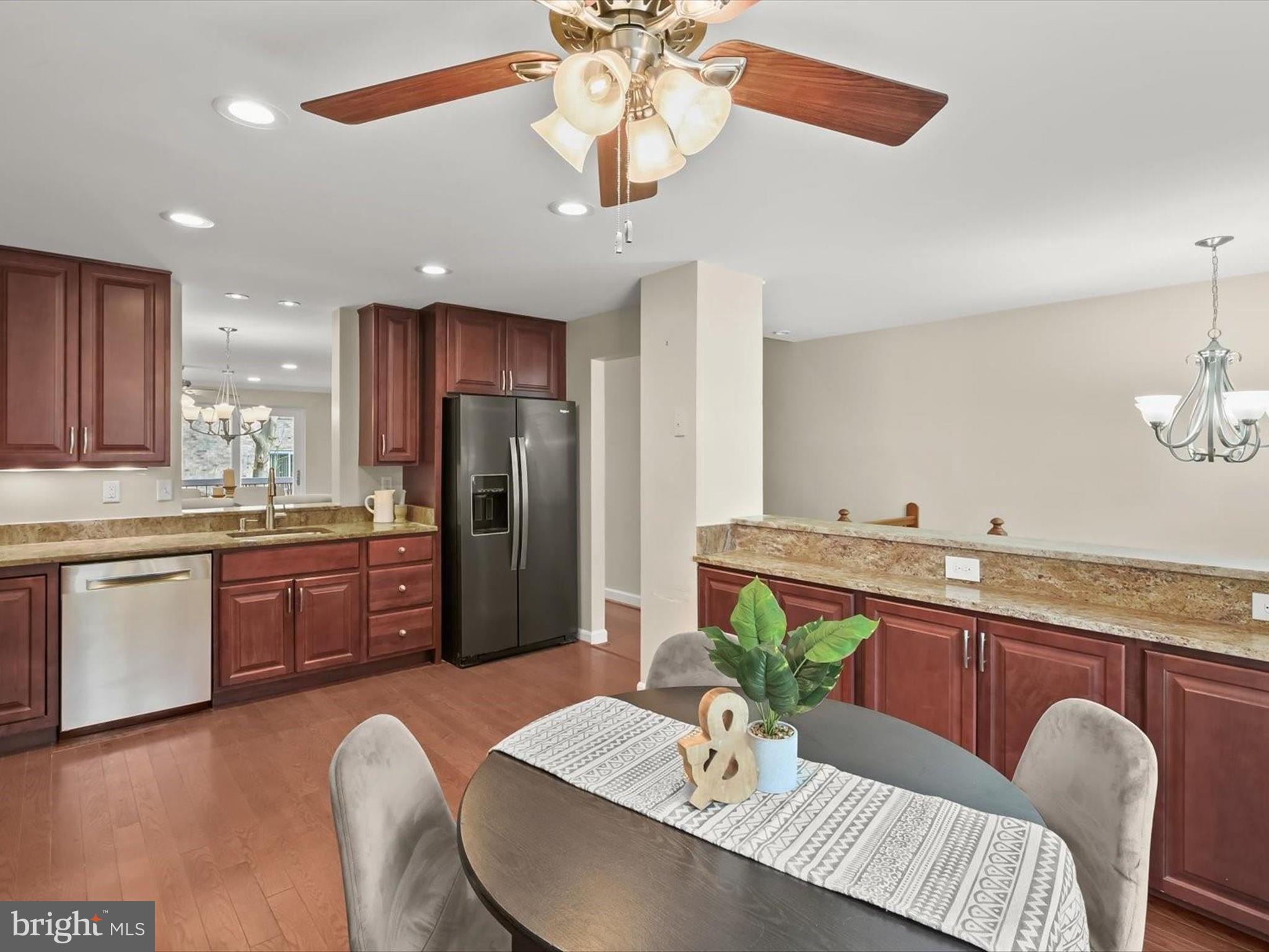 11838 New Country Ln