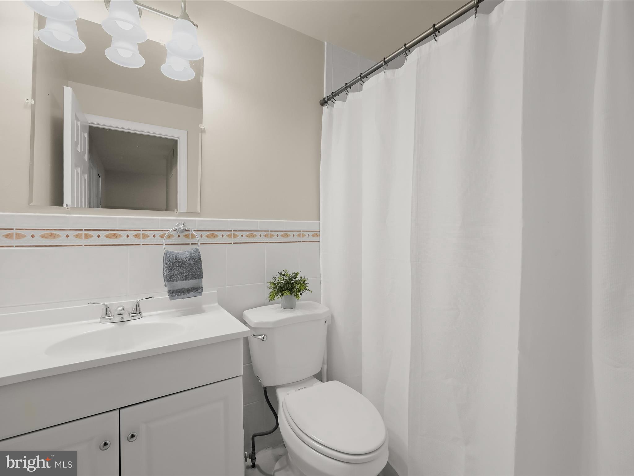 11838 New Country Ln