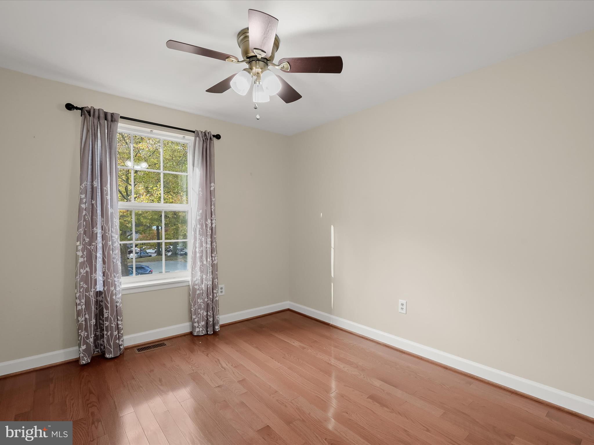 11838 New Country Ln